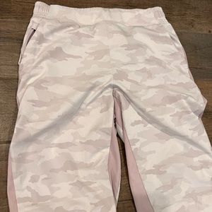 Athleta Camo Pink Women’s Size 10 Jogger Pants